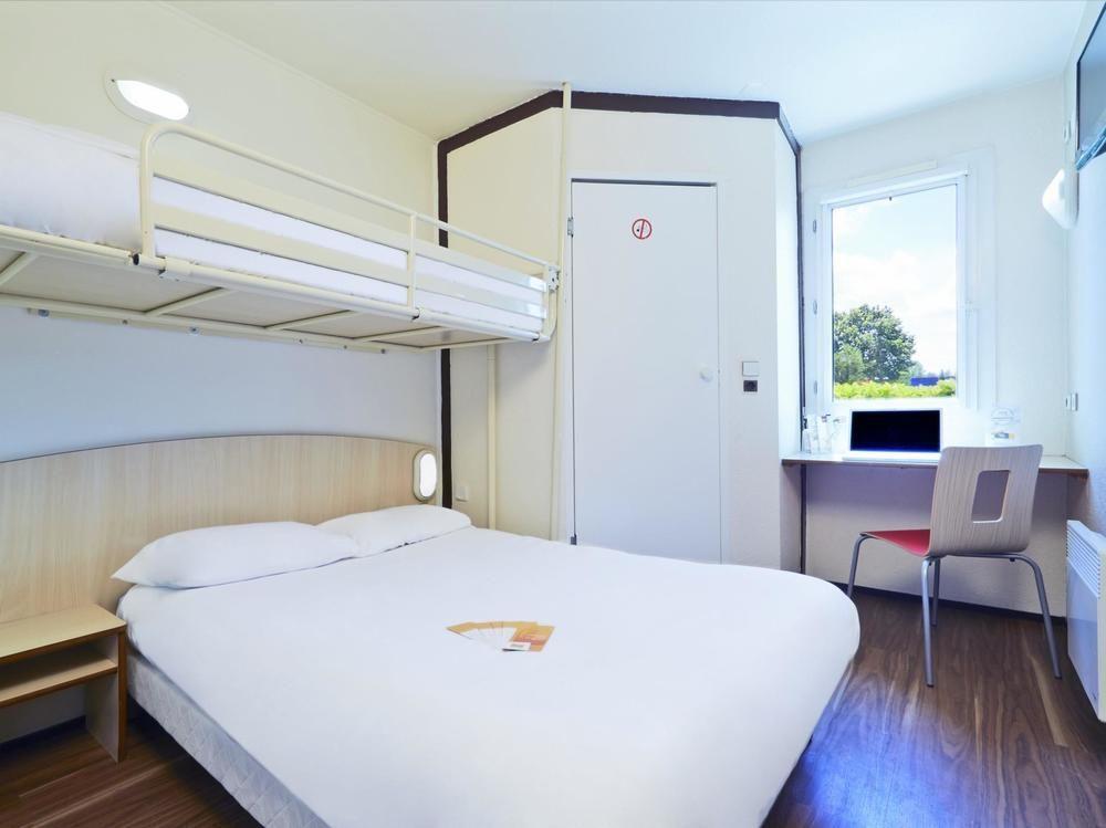 Hotel F1 Lyon Genay Massieux Exterior foto