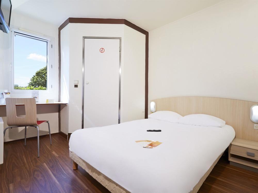 Hotel F1 Lyon Genay Massieux Exterior foto